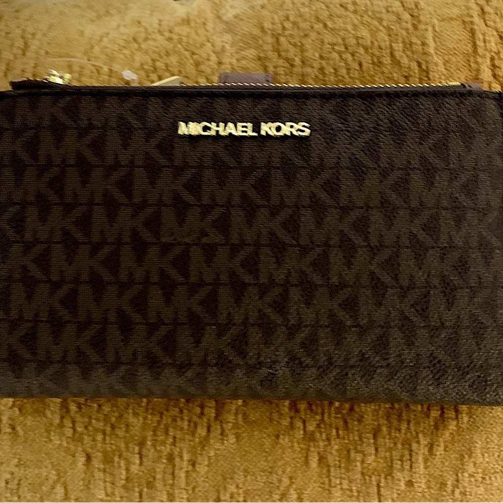 MICHAEL KORS DOUBLE ZIP WRISTLET JETSET IN BROWN/ACORN. TECH WALLET NEW W/TAGS